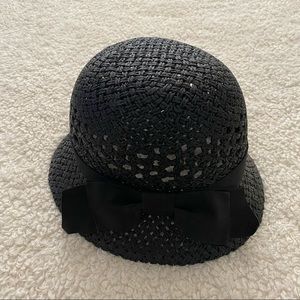 Black bucket hat